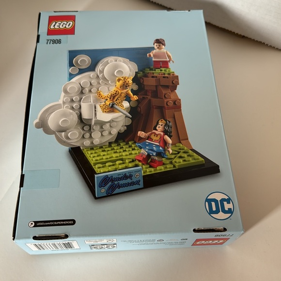 LEGO #77906 WONDER WOMAN vs CHEETAH - Picture 5 of 7